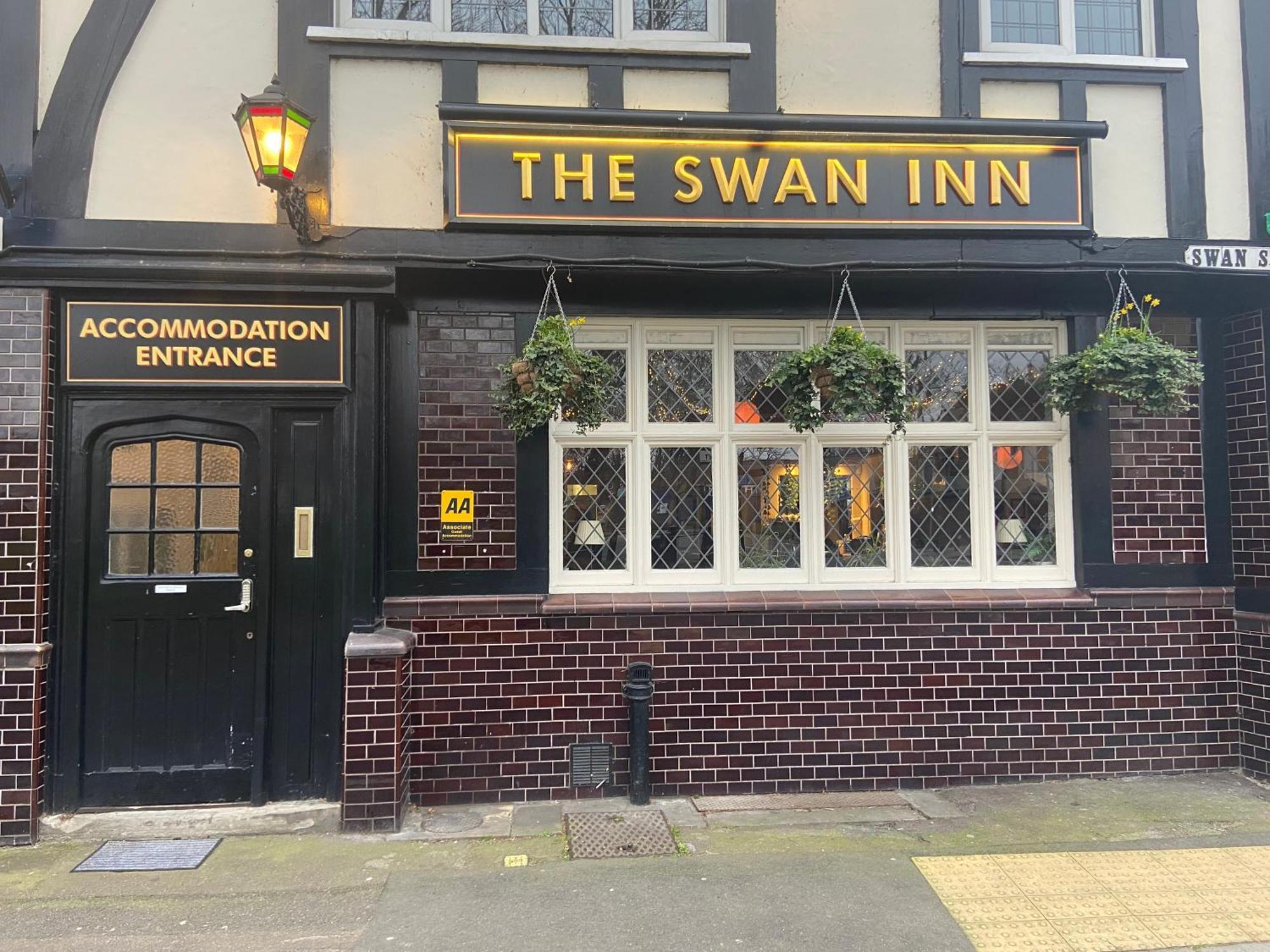 The Swan Pub 3*