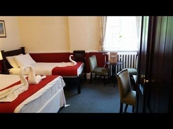 The Swan Pub 3* Isleworth